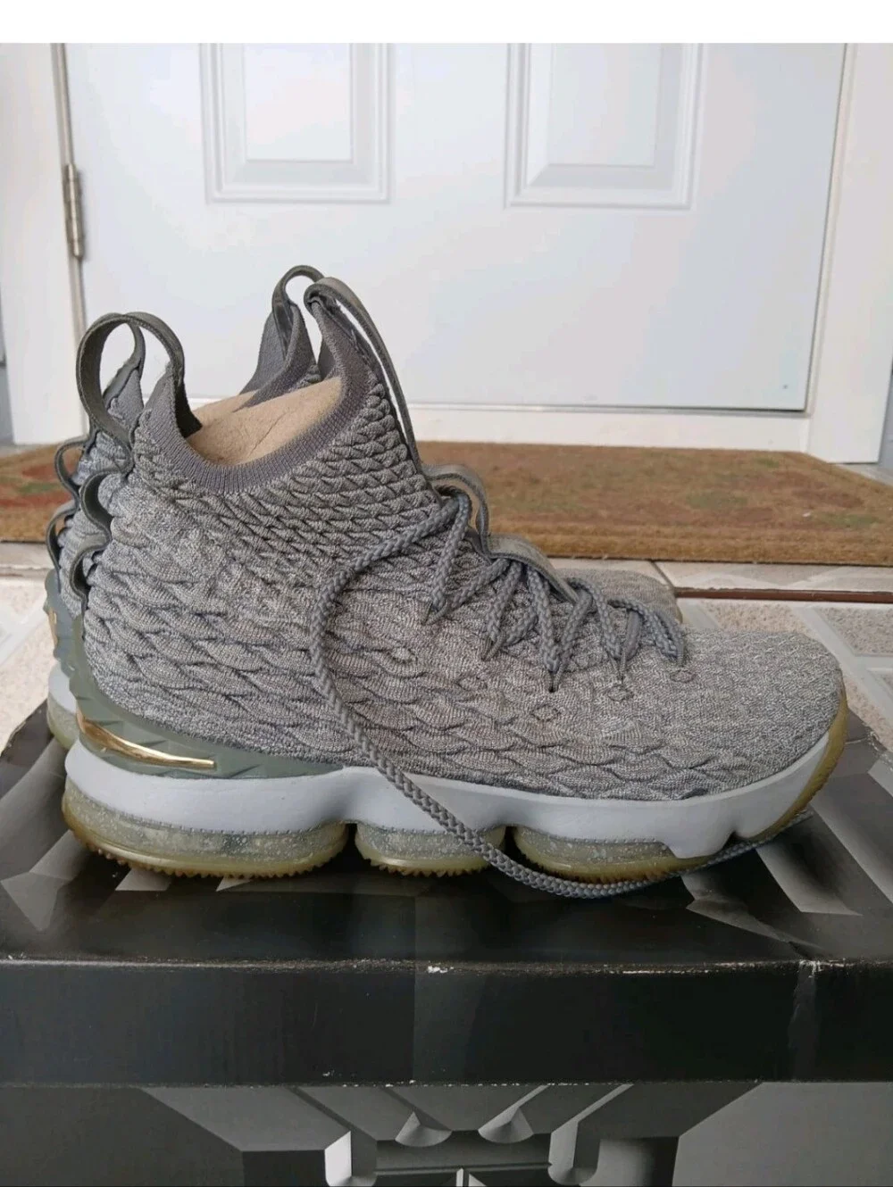 Nike Men's Grey Knit Athletic Sneakers Lebron XV
